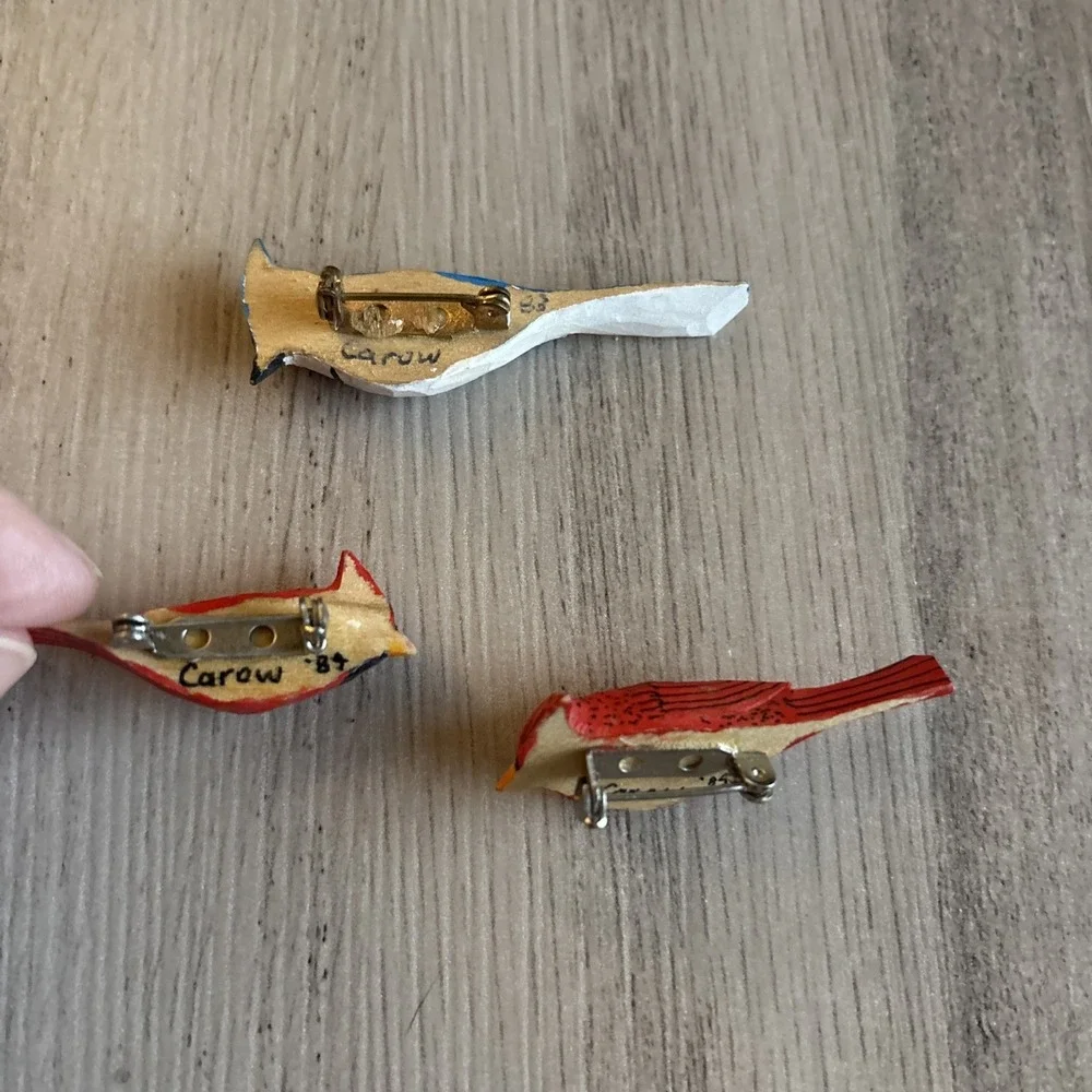 Lot 3 Vtg Carow Handmade Carved Wood Bird Pins Brooch Painted Folk Art Miniature